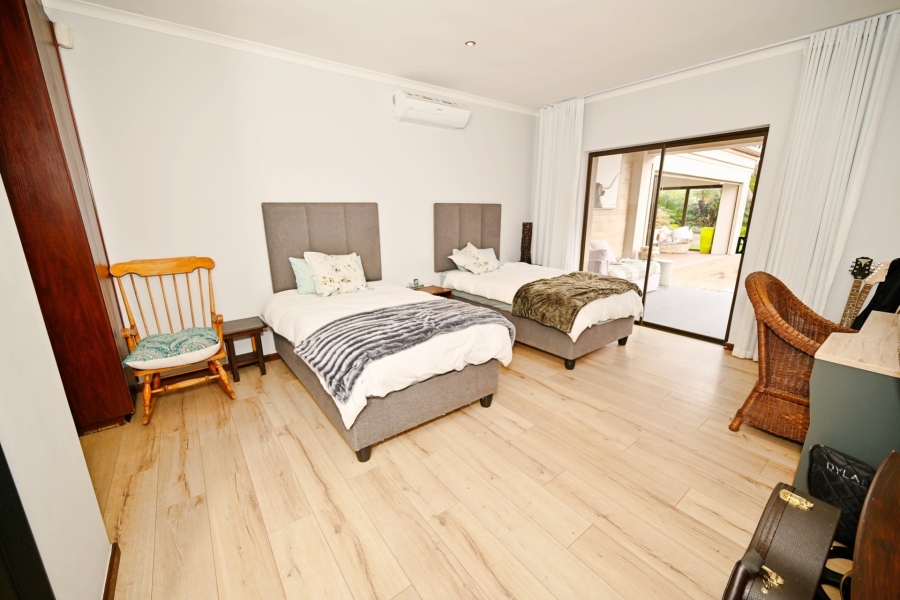 5 Bedroom Property for Sale in Vierlanden Western Cape